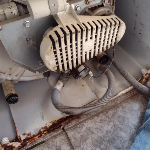 Manutenção interna de evaporador de ar-condicionado